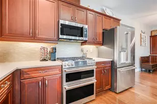 815 Hidden Moss Dr, Groveland, FL 34736 - Photo 11