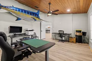 827 SW Kings Bay Dr, Crystal River, FL 34429 - Photo 19