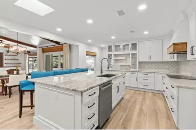 827 SW Kings Bay Drive, Crystal River, FL 34429 - Photo 13