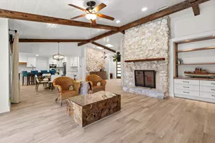 827 SW Kings Bay Dr, Crystal River, FL 34429 - Photo 9