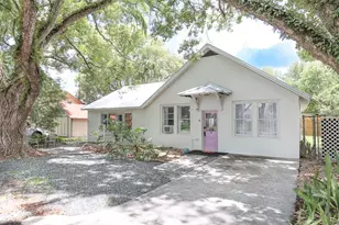 107 S Iona Dr, Fruitland Park, FL 34731 - Photo 1