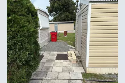 1217 Cr 440A, Lake Panasoffkee, FL 33538 - Photo 27