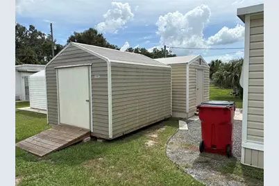 1217 Cr 440A, Lake Panasoffkee, FL 33538 - Photo 5