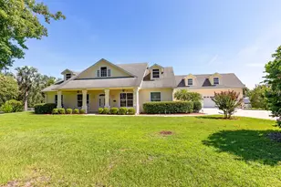 590 Crescent St, Umatilla, FL 32784 - Photo 3