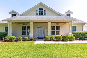 590 Crescent St, Umatilla, FL 32784 - Photo 5