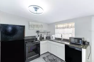 107 S Iona Dr, Fruitland Park, FL 34731 - Photo 5