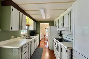 203 Aspen Cir, Leesburg, FL 34748 - Photo 3