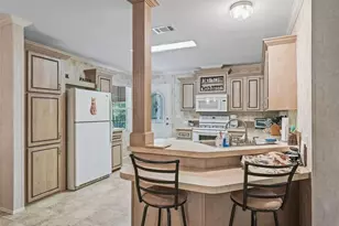 4214 Joslyn Ln, Lady Lake, FL 32159 - Photo 13