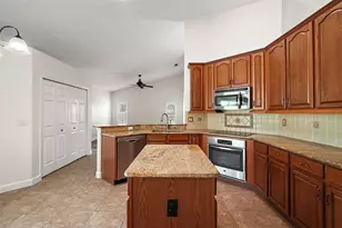 7685 Lake Angelina Dr, Mount Dora, FL 32757 - Photo 7