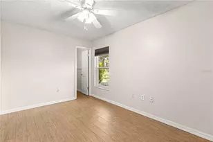 998 Hibiscus St, Lady Lake, FL 32159 - Photo 25