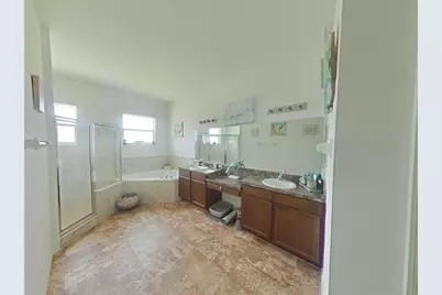 1614 Prairie Blossom Drive, Lakeland, FL 33810 - Photo 11