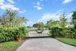 519 NW 7th Ave, Crystal River, FL 34428 - Photo 51