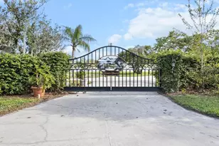 519 NW 7th Ave, Crystal River, FL 34428 - Photo 5