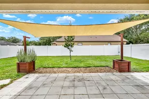 4229 Barnsley Ln, Tavares, FL 32778 - Photo 19