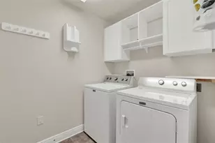 4229 Barnsley Ln, Tavares, FL 32778 - Photo 17