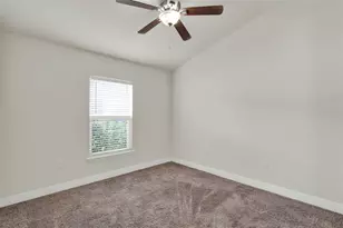 4229 Barnsley Ln, Tavares, FL 32778 - Photo 11