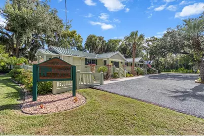 107 NE 4th Street, Crystal River, FL 34429 - Photo 3