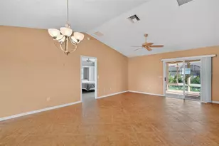 1625 Abercrombie Way, The Villages, FL 32162 - Photo 5