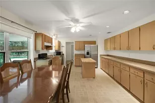 2901 Griffin View Dr, Lady Lake, FL 32159 - Photo 15