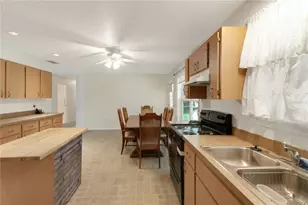 2901 Griffin View Dr, Lady Lake, FL 32159 - Photo 17