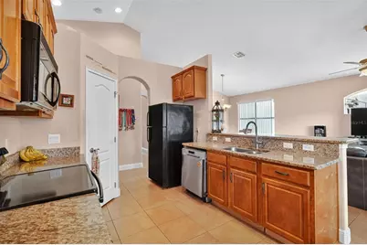 4877 Grassy Knoll Drive, Tavares, FL 32778 - Photo 17