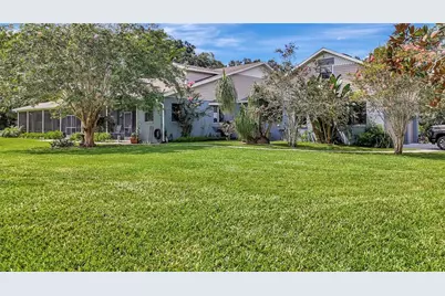 384 E Kings Highway, Center Hill, FL 33514 - Photo 11