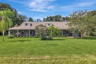 384 E Kings Hwy, Center Hill, FL 33514 - Photo 17