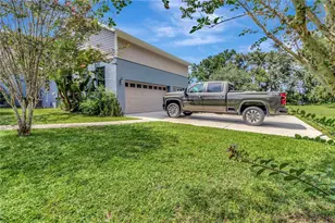 384 E Kings Hwy, Center Hill, FL 33514 - Photo 7