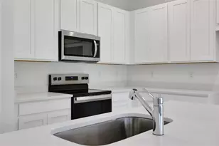 784 Sunshower Dr, Lady Lake, FL 32159 - Photo 5