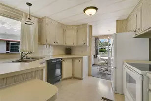 1207 Apache Cir, Tavares, FL 32778 - Photo 9