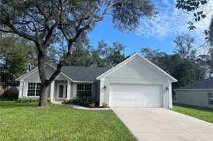 210 E Baker St, Minneola, FL 34715 - Photo 1