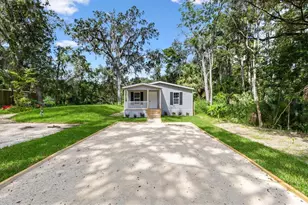 2890 Cr 426E, Lake Panasoffkee, FL 33538 - Photo 9
