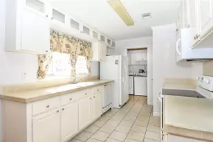 11642 Martell Ct, Leesburg, FL 34788 - Photo 9