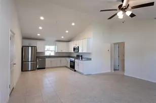 79 W Central Ave, Webster, FL 33597 - Photo 3