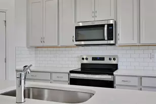 2866 Supermarine Rd, Tavares, FL 32778 - Photo 9