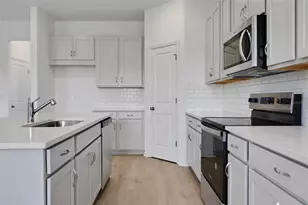2866 Supermarine Rd, Tavares, FL 32778 - Photo 9