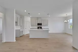 2866 Supermarine Rd, Tavares, FL 32778 - Photo 7