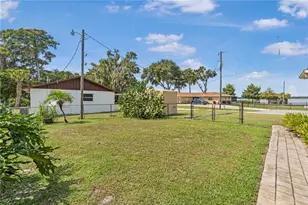 1119 Cr 457, Lake Panasoffkee, FL 33538 - Photo 5