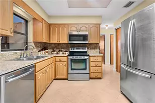 1119 Cr 457, Lake Panasoffkee, FL 33538 - Photo 15