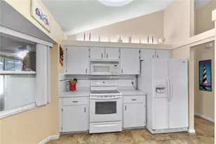 1003 Woodward Oaks Cir, Eustis, FL 32726 - Photo 7