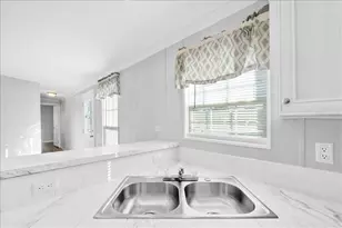 9404 Loras St, New Port Richey, FL 34654 - Photo 5