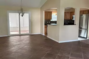 917 Camino Del Rey Dr, Lady Lake, FL 32159 - Photo 5