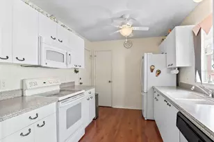 1019 Avalon Ave, The Villages, FL 32159 - Photo 5