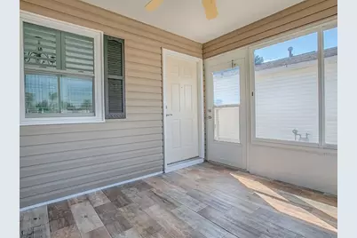 17235 SE 93rd Demoss Court, The Villages, FL 32162 - Photo 5