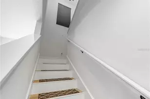 2542 Padgett Pl, Middleton, FL 34762 - Photo 9