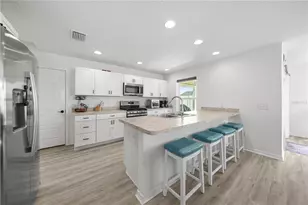 2542 Padgett Pl, Middleton, FL 34762 - Photo 5