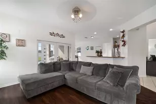 11531 Mountain Bay Dr, Riverview, FL 33569 - Photo 13