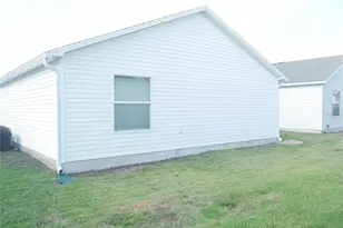 1390 Viola Ct, The Villages, FL 32163 - Photo 5