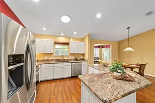 290 Jefferson Ln, The Villages, FL 32162 - Photo 13