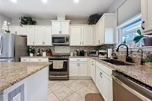 373 Alcove Dr, Groveland, FL 34736 - Photo 13